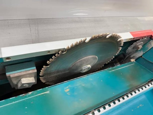 Martin #T-72-A, Sliding Table Saw, 10'10" cutting capacity, 6-3/4" max. cutting height, 7.5 HP main saw - Image 4