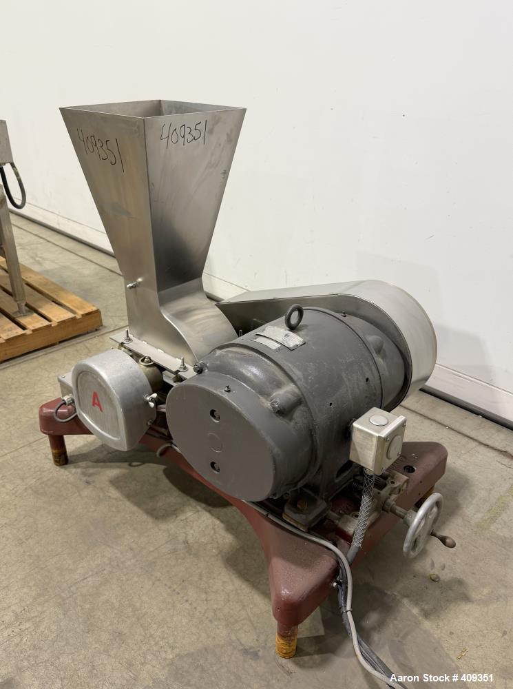 Fitzpatrick Fitz-Mill #D, Hammer Mill, VFD Control, 12" diameter cut chamber, 16 blades, 7.5 HP, GS2 drive - Image 2