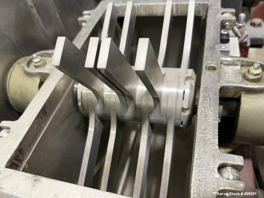 Fitzpatrick Fitz-Mill #D, Hammer Mill, VFD Control, 12" diameter cut chamber, 16 blades, 7.5 HP, GS2 drive - Image 8