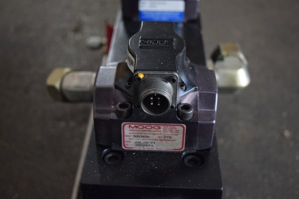 MTS #224.21, 11 KIP (50kN) hydrauic actuator, 10" dynamic stroke, 10.8" static stroke - Image 3
