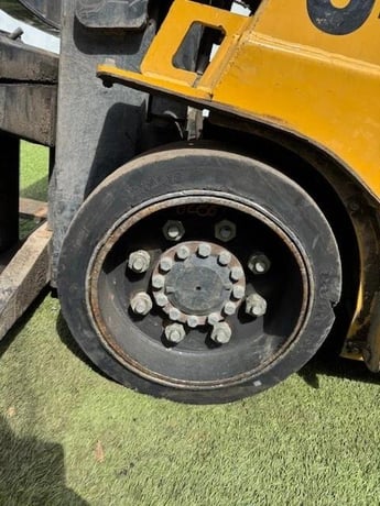 9100 lb. Caterpillar #GC45KSTR, ForkLift, Cushion Tire, LP Forktruck - Image 4