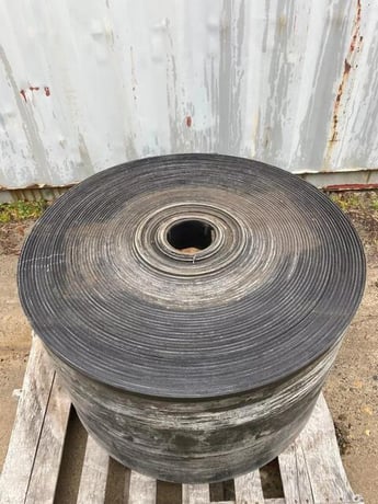 24" wide x 320' long Conveyor Belt, smooth top, 2 ply - Image 2