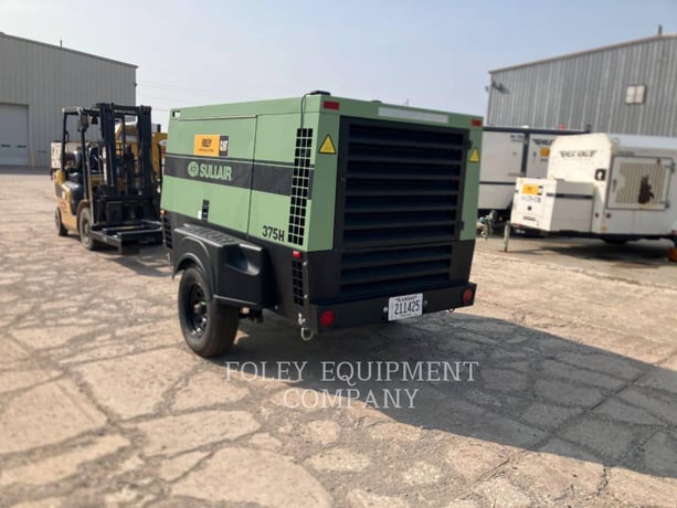 375 cfm, 150 psi, Sullair #375HAF, mobile air compressor, Cat TF4 engine, 419 hours, 2024 - Image 4
