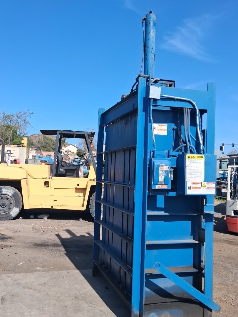 Kilkom #K1-9, Baling Press/Trash Compactor - Image 3