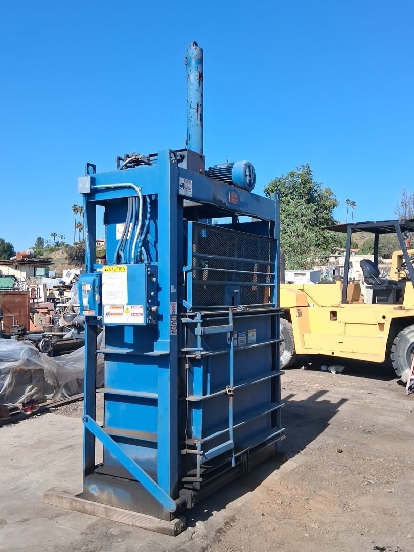 Kilkom #K1-9, Baling Press/Trash Compactor - Image 4