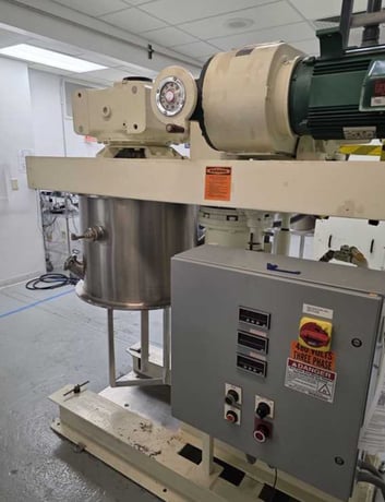 40 gallon Charles Ross #HDM-40, double planetary mixer with Ross elevated discharge press model EDS-40 - Image 2