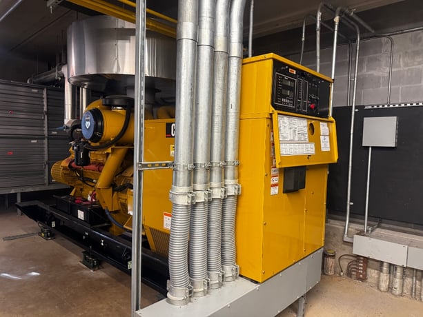 683 KW Caterpillar #3412, diesel generator set, 480 Volts, 3-phase, 396 hours, open skid, 2005 - Image 7