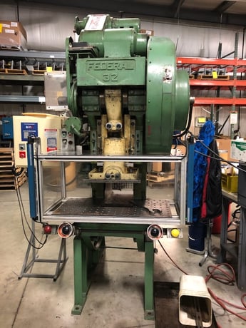 32 Ton, Federal #32, Single Crank Flywheel Driven OBI Press, 3" stroke, 9.5" shut height, 2" slide - Image 3