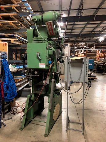 32 Ton, Federal #32, Single Crank Flywheel Driven OBI Press, 3" stroke, 9.5" shut height, 2" slide - Image 5