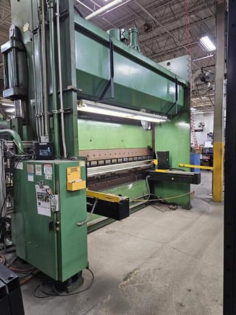 175 Ton, Cincinnati #175-CBIIX10, CNC Hydraulic Press Brake, 12' overall length, 120" between housings, 16" - Image 3