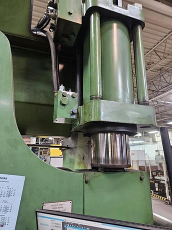 175 Ton, Cincinnati #175-CBIIX10, CNC Hydraulic Press Brake, 12' overall length, 120" between housings, 16" - Image 9