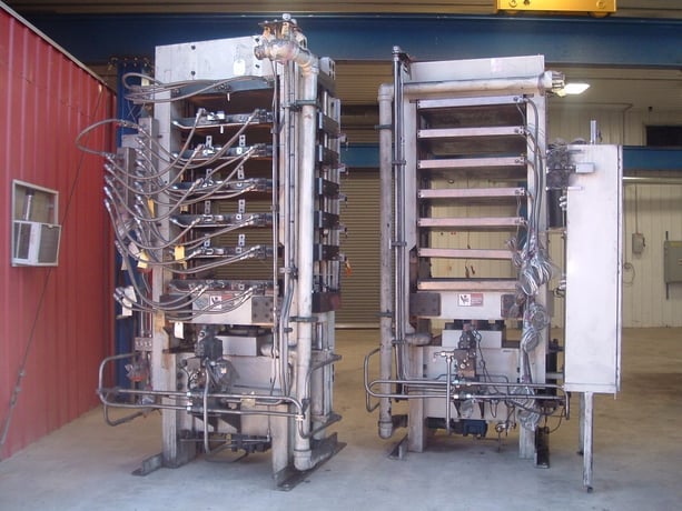 300 Ton, LMG (Lawton Machinery Group) hot & cold molding press, 10 stroke, 30" x 30" platens, 2016 - Image 3