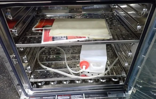22" width x 16" D x 16" H Memmert #HCP108, Oven, 1 kW, 8.7 Amps, 115 V - Image 4