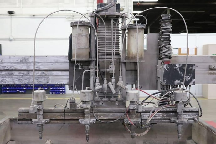 Omax #Maxiem-1515, CNC 4-head waterjet, 5.2' x 5.2'table, 50 HP, 60000 psi, abrasive hopper, 2021 - Image 8