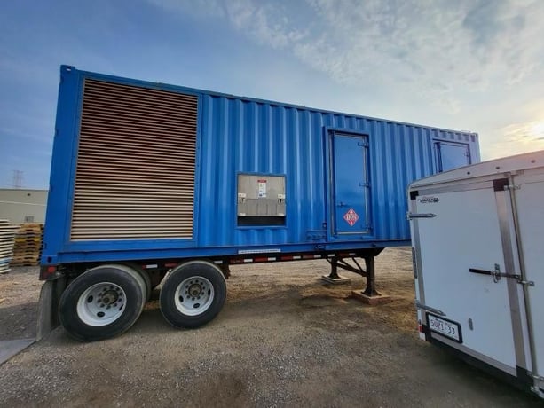 1000 KW Cummins #C800D6RG, diesel generator set, standby, 347/600 Volts, 3-phase, on board fuel tank, trailer - Image 2