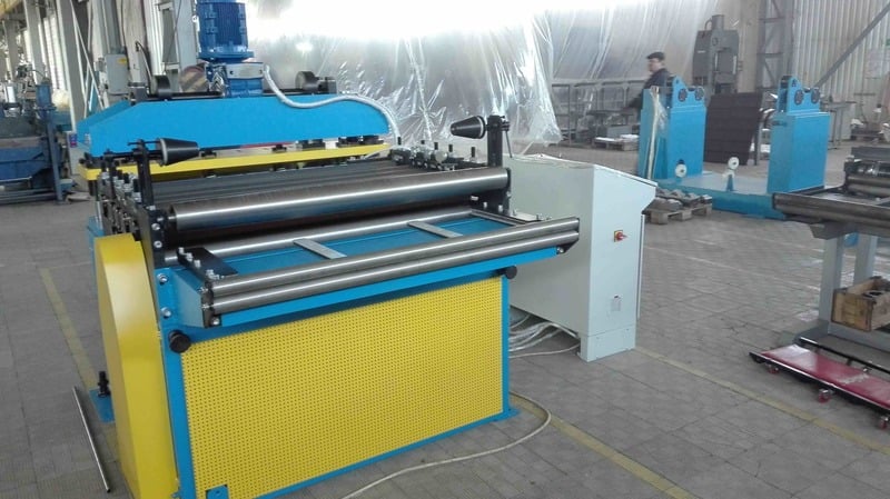 Macring, 7-roll coil straightener, 4" work roll diameter, 48" x .135", vari-speed, 2023 - Image 3