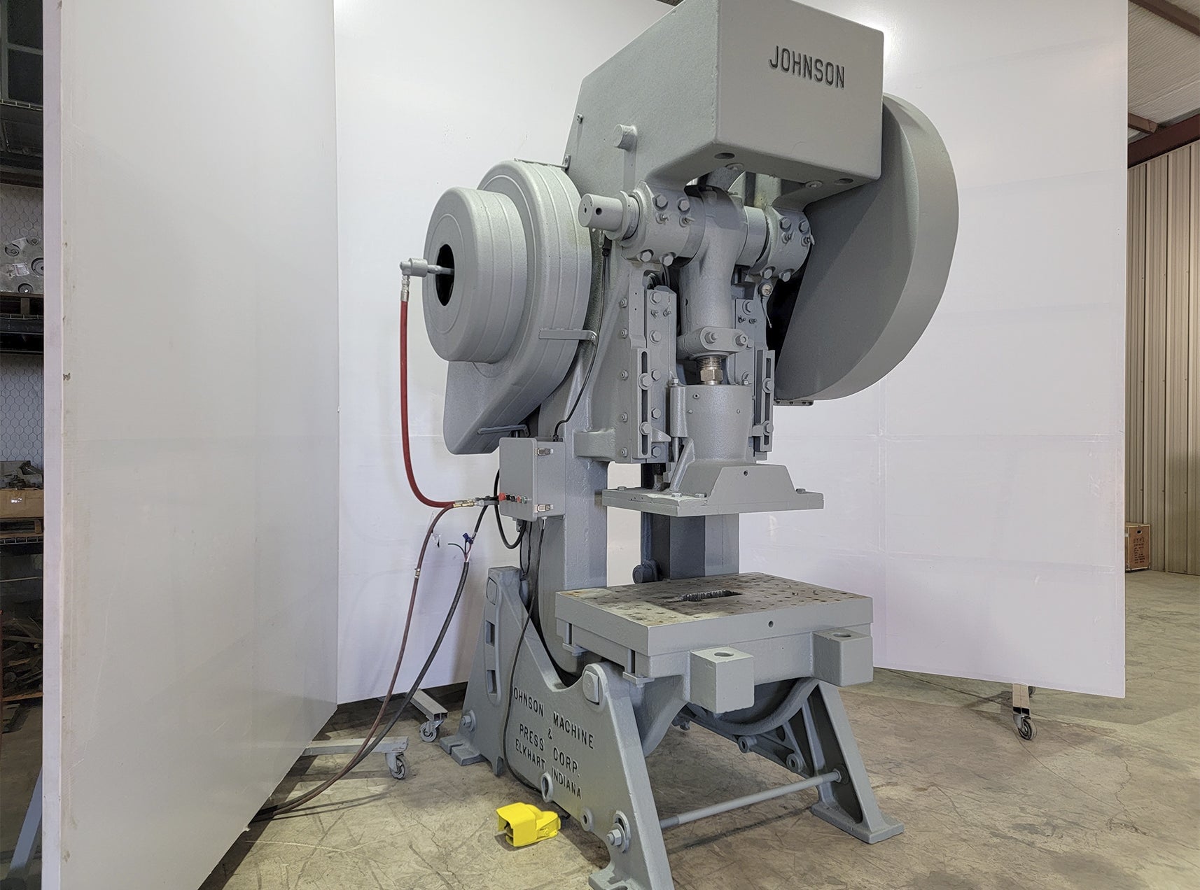 125 Ton, Johnson #125-B.G.-A.C., OBI punching machine, 42" x 27" table, 6" stroke - Image 2