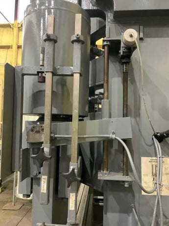240 Ton, Betenbender #10-240T, hydraulic press brake, 10' overall, 102" between housing, 6" stroke, 30 HP - Image 4