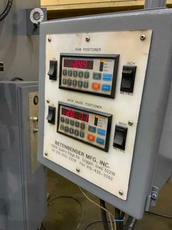 240 Ton, Betenbender #10-240T, hydraulic press brake, 10' overall, 102" between housing, 6" stroke, 30 HP - Image 7