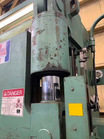 240 Ton, Betenbender #10-240T, hydraulic press brake, 10' overall, 102" between housing, 6" stroke, 30 HP - Image 9