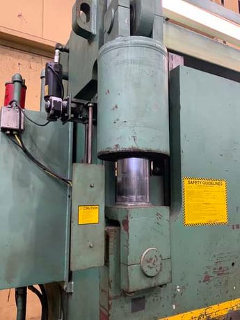 240 Ton, Betenbender #10-240T, hydraulic press brake, 10' overall, 102" between housing, 6" stroke, 30 HP - Image 10