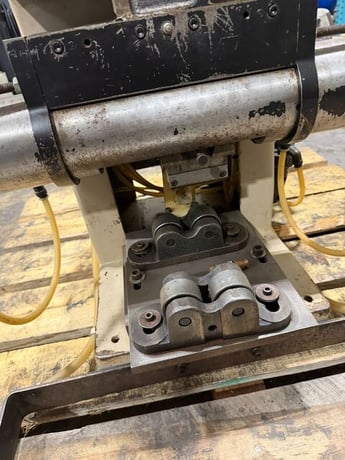 Schmidt #509, Hydraulic Roll Marking Machine, 1.45 ton, 8.5" width x 6.75" D table, 1/2" ram stroke, 3-7/16" - Image 2
