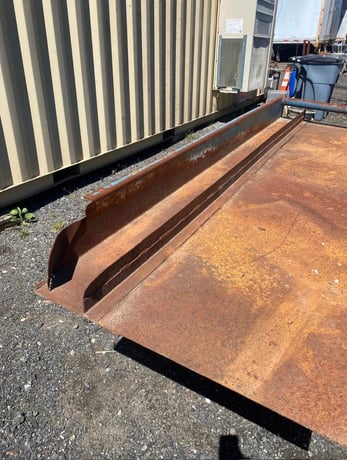 38" wide x 120" long Renold Ajax, Deck-Style Vibrating Conveyor, 1 HP @ 1750 RPM Baldor SuperE motor, 230/460 - Image 9