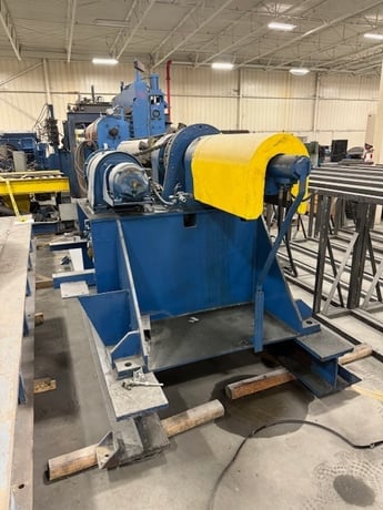 20000 lb. McKay, uncoiler, 22" ID, 84" outside dimensions, 67" width, 4 leaf mandrel, powered - Image 6