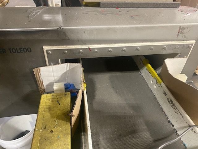 Sutorbilt Mould Tek #1418K, granulator system, 25 HP, 2 conveyors, Mettler Toledo metal detector system - Image 6