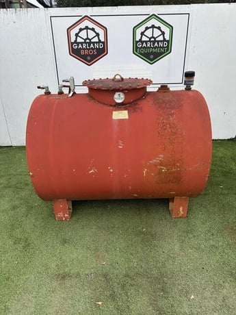 500 gallon Pee Dee Tank, Above-Ground Horizontal Storage Tank, saddle-mounted - Image 1