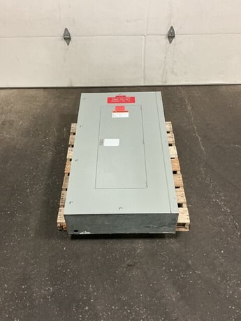 225 Amp. General Electric, CCB panelboard, 480Y/277 Volts, 3 phase, 4 wire - Image 2