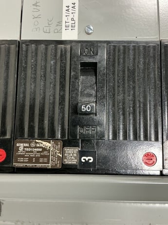 225 Amp. General Electric, CCB panelboard, 480Y/277 Volts, 3 phase, 4 wire - Image 8