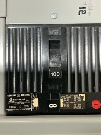 225 Amp. General Electric, CCB panelboard, 480Y/277 Volts, 3 phase, 4 wire - Image 10