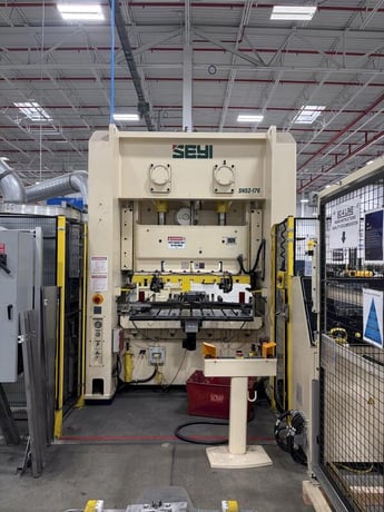 176 Ton, Seyi #SNS2-176, straight side double crank press, 5.1" stroke, 15.7" Shut Height, 3.94" adj., 40-88 - Image 2