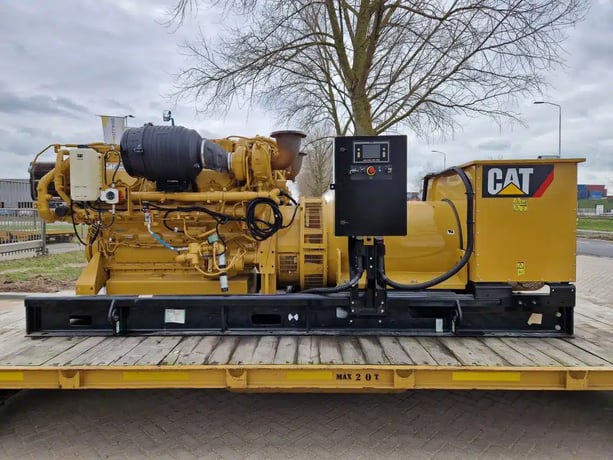910 KW Caterpillar #C32-Acert, marine diesel generator set, 277/480 Volts, 3-phase, 1333 HP @ 1800 RPM - Image 3