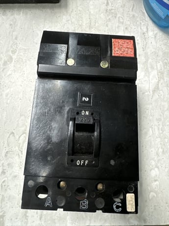 225 Amp. Square D #Q2-32225, Molded case circuit breaker, Q2, 3ph, 3P, 240 Volts, - Image 1