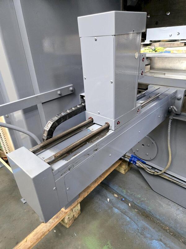 230 Ton, Cincinnati #230AFX12 Autoform, hydraulic press brake, 14' overall, 150" between housing, 10" stroke - Image 6