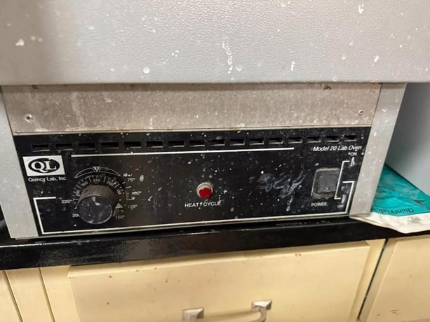15" x 21" x 15" Quincy Lab Inc. #20, Lab Oven, 450°F max. temp., 750 watt, 120 Volts - Image 3