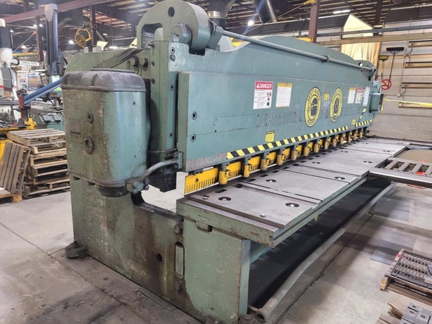 3/8" x 14' Cincinnati Shaper # 4314, power squaring shear, 1-1/8" x 5" x 172" knike, 1965 - Image 1