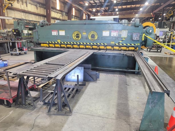 3/8" x 14' Cincinnati Shaper # 4314, power squaring shear, 1-1/8" x 5" x 172" knike, 1965 - Image 2
