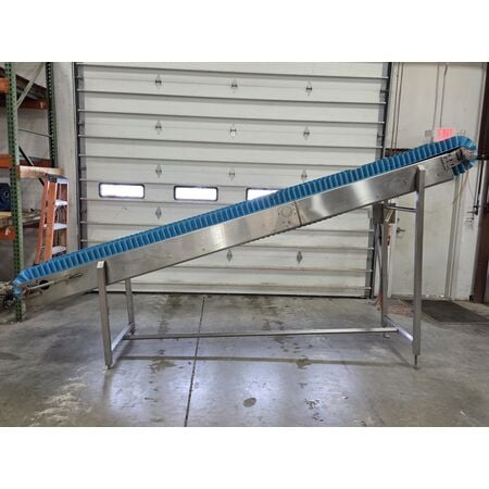 15" wide x 13.5' long Stainless Steel Cleated Slider Bed Incline Belt Conveyor - Image 2