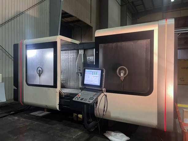 Dmg #DMF-260, CNC vertical machining center, 102.4" X, 43.3" Y, 35.4" Z, 8000 RPM, #40, 5-Axis, Heidenhain - Image 1