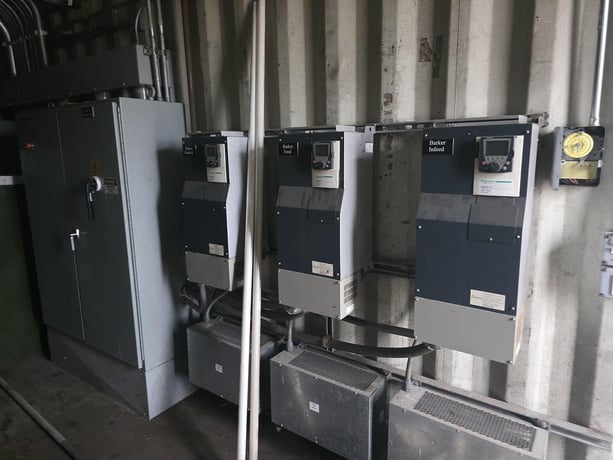 100 HP Schneider Electric, Altivar-71, Variable Frequency Drive w/ Dynamic Braking, 380/480 Volt, (3 - Image 4