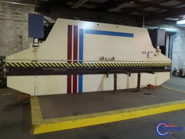 230 Ton, Pacific #J230-25/18, hydraulic, 10" stroke, 25' bed, 25" lwr.die hldr, dual palm buttons, 1990 - Image 1