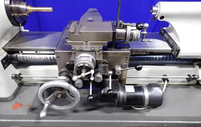 18" x 12" Victor #618-EVS, Lathe, 1" bore, 3.25 HP, tailstock, 440 V. - Image 3