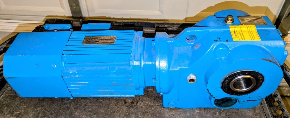 Eastwell Gearbox 90 degree helical-bevel with 460V Electric Motor - Image 2