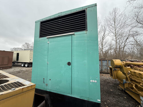 1000 KW Cummins #DQFAD, diesel generator set, 277/480 Volts, 3-phase, 850 hours, 1800 RPM, QST30-G5 engine - Image 2