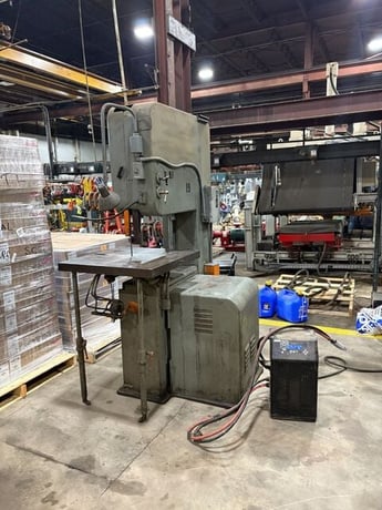 12" Doall #V-26, vertical band saw, w/ butt welder, 30.5" x30.5" table - Image 1