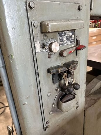 12" Doall #V-26, vertical band saw, w/ butt welder, 30.5" x30.5" table - Image 6