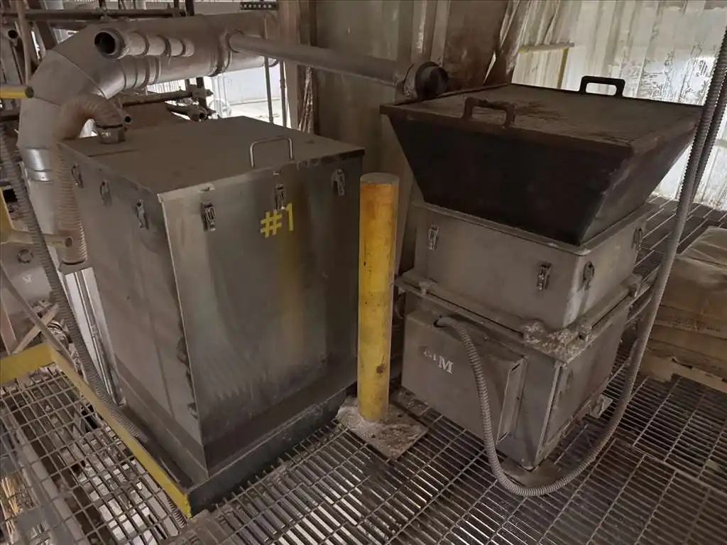 Tecweigh chemical additive system, (3) additive hoppers with hardy fillter dispenser PLC controls, KWS 6" - Image 10